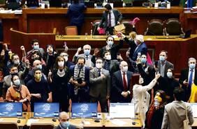 Senado inicia hoy discusión de retiro de pensiones y oposición estudia cambios a la norma