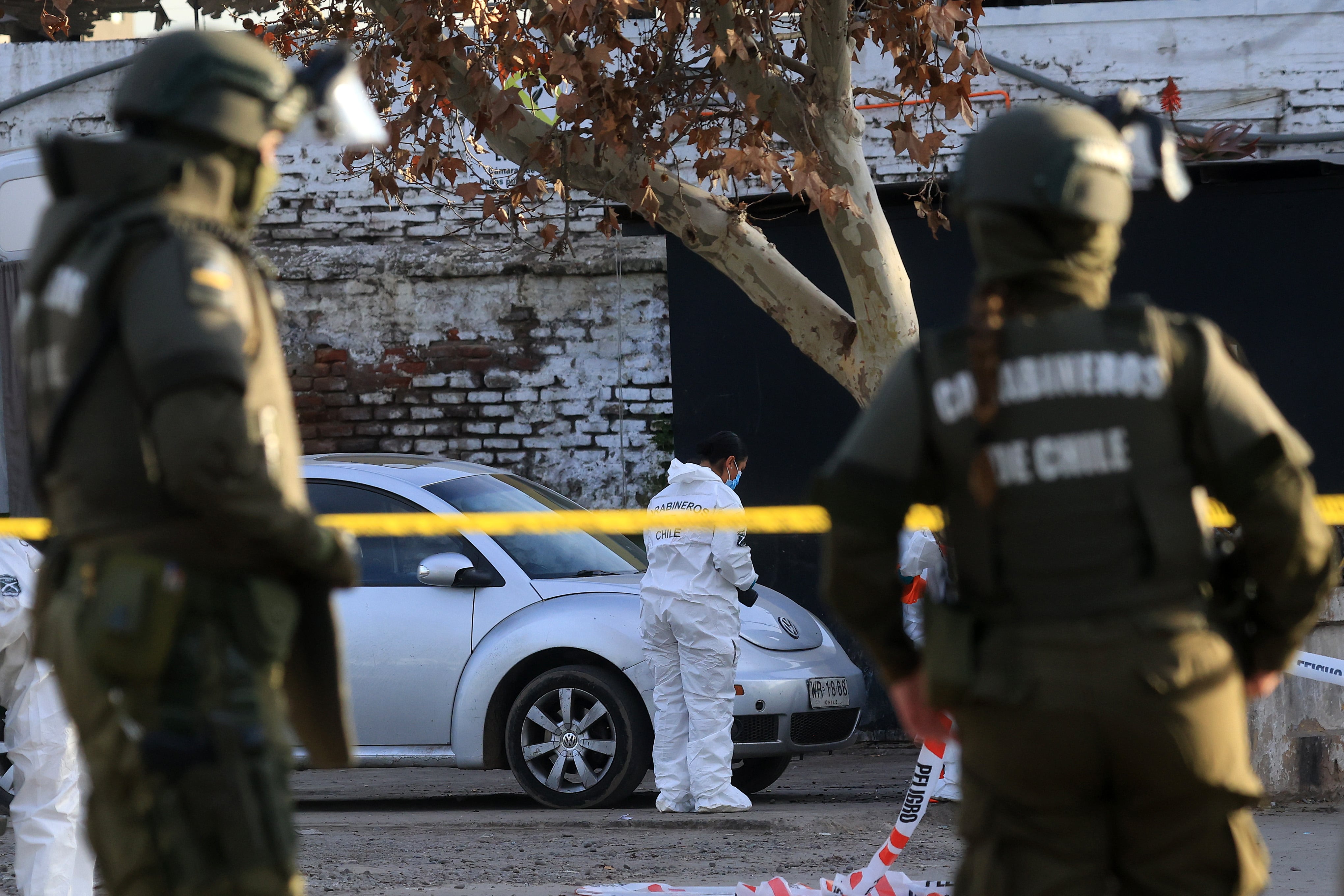 Santiago 3 de julio 2025.
Una balacera deja al menos tres heridos en galpon del Barrio Franklin.
Javier Salvo/Aton Chile