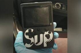 Detienen a ladrones que utilizaban dispositivos ocultos en Game Boy falsas