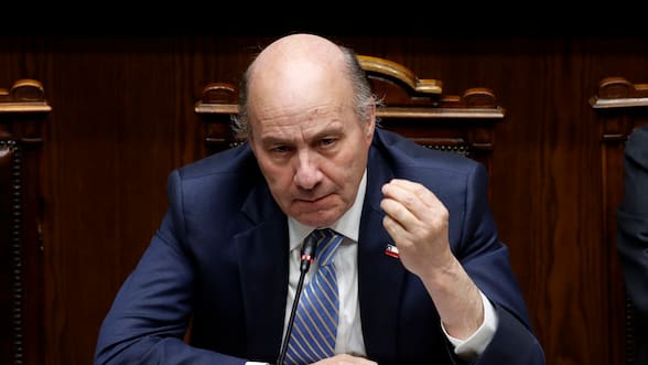 Hacienda advierte efectos adversos de un feriado el 17 de septiembre, pero releva que el Congreso “está en su derecho”