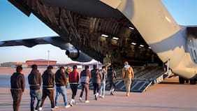 Un juez de EE.UU. declara ilegal la política de Seguridad Nacional para deportar migrantes a terceros países