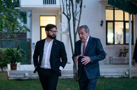 Boric se reúne con expresidente Eduardo Frei en medio de su gira en China