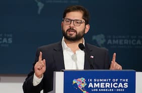 Presidente Boric aterriza en Chile tras su segunda gira internacional