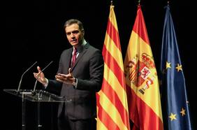 Pedro Sánchez anuncia indultos a independentistas catalanes en medio de críticas de la oposición española