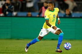 Raphinha dispara contra el Mundial de Clubes y clama por los futbolistas: “Todo el mundo merece al menos un mes de vacaciones”