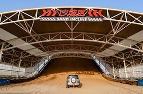 Así es el primer circuito offroad que inauguró BYD: tiene una duna récord