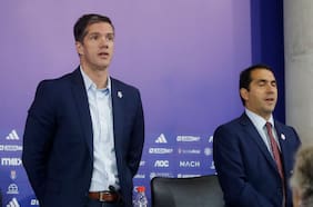 Remezón en la U: Michael Clark renuncia a la presidencia de Azul Azul