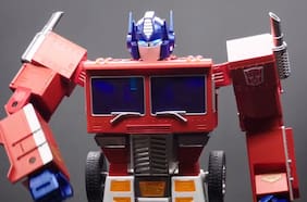 Hasbro presenta un nuevo coleccionable de Optimus Prime que se transforma solo