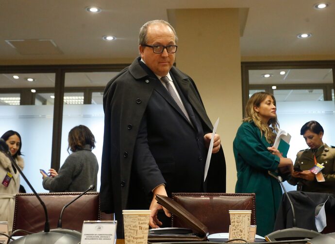 Valencia valora proyecto que fortalece fiscalías La Tercera