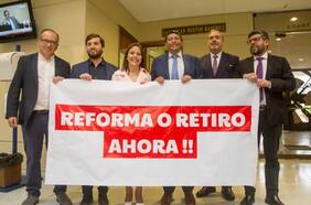 Ante amenaza en el Congreso: jefes de partido dan portazo a nuevos retiros previsionales