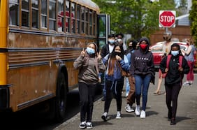 Estudio en EE.UU. revela mayor retraso escolar en estados demócratas durante la pandemia