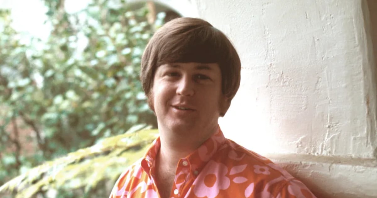 El Sonido de Brian Wilson se Descompone: Los tres futuros de un legado entre la santificación, el mercado y la inteligencia artificial