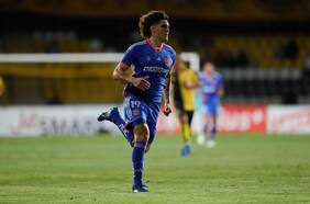 El canterano de la U que fue desechado por Pellegrino le responde a Álvarez con un gol