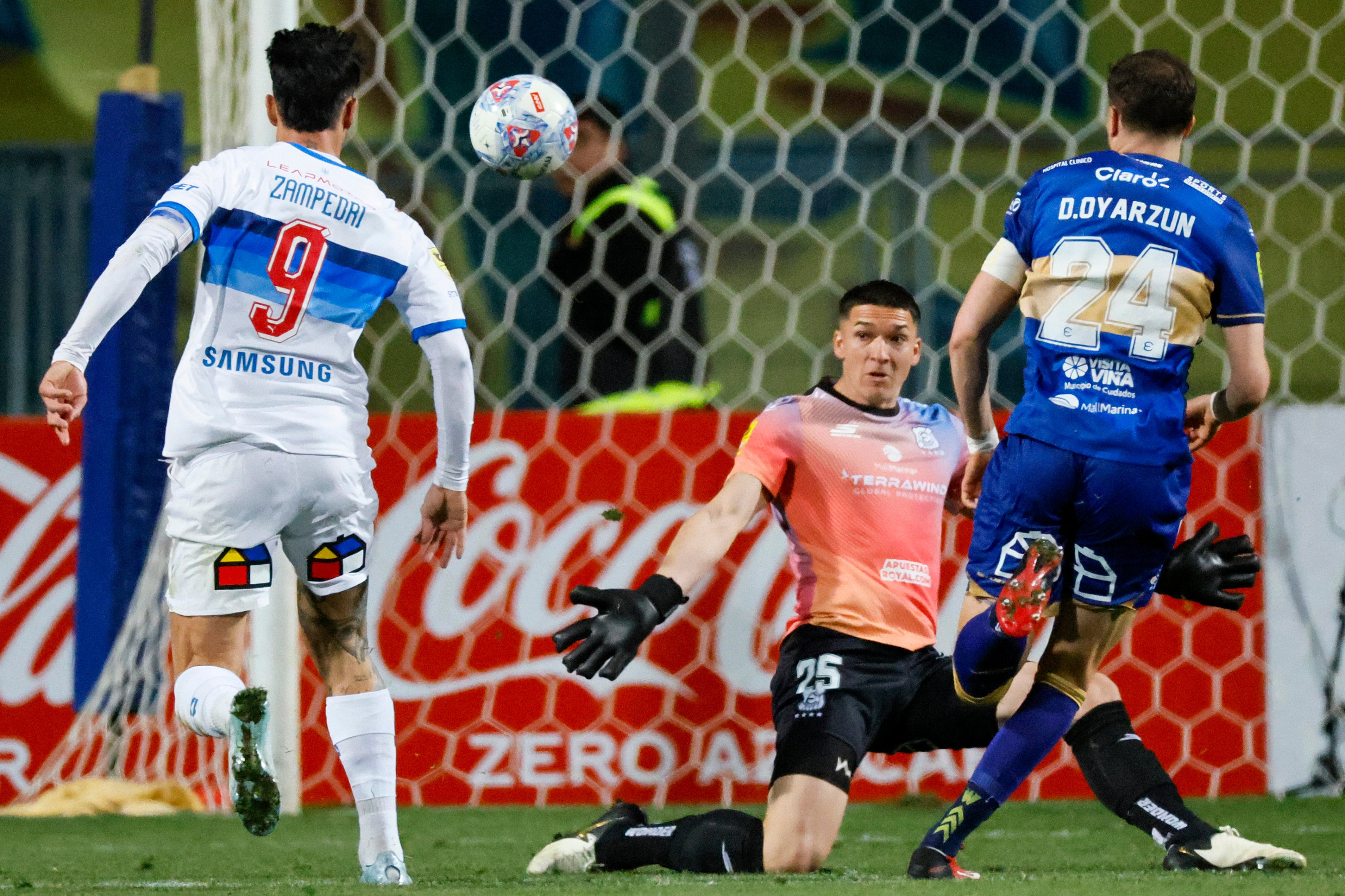 A la UC le basta con un tiempo para derrotar a Everton y liderar en la fase de grupos de la Copa Chile