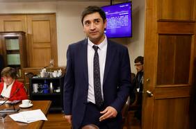 Juez resuelve que Calisto al ganar la elección de senador adquirió un nuevo fuero y suspende solicitud de cautelares