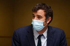 Ministro Ossa y arribo de nuevas dosis Pfizer: “Como gobierno, más allá de insistir en este exitoso proceso de vacunación, por cierto tenemos que seguir llamando a la población a que se cuide”