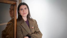 Subsecretaria Elisa Cabezón afirma que evalúan retener sueldos y devolución de impuestos para pago de licencias médicas falsas