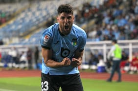 Blanco y Negro ratifica la llegada de Maxi Romero y decide cerrar el plantel de Colo Colo para la temporada 2026