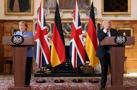 Las diferencias sobre el fútbol enturbian las conversaciones entre Angela Merkel y Boris Johnson