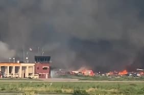 Incendio motiva suspensión de vuelos en el principal aeropuerto de Bangladesh