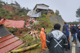 Corral se transforma en el epicentro de un temporal en el sur que deja aluviones, derrumbes, desbordes y socavones