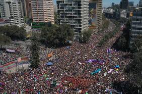 Marcha 8M: experto estima en 800 mil las mujeres asistentes a movilización