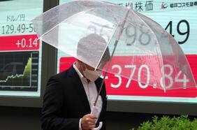 ¿Cuál es la mejor forma de protegerse contra nuevas variantes? El inesperado papel que está jugando Ómicron entre vacunados