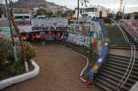 “Un espacio de memoria, pero que se recuerde todo”: se reabre la polémica tras el inicio de los trabajos en la estación de metro Baquedano
