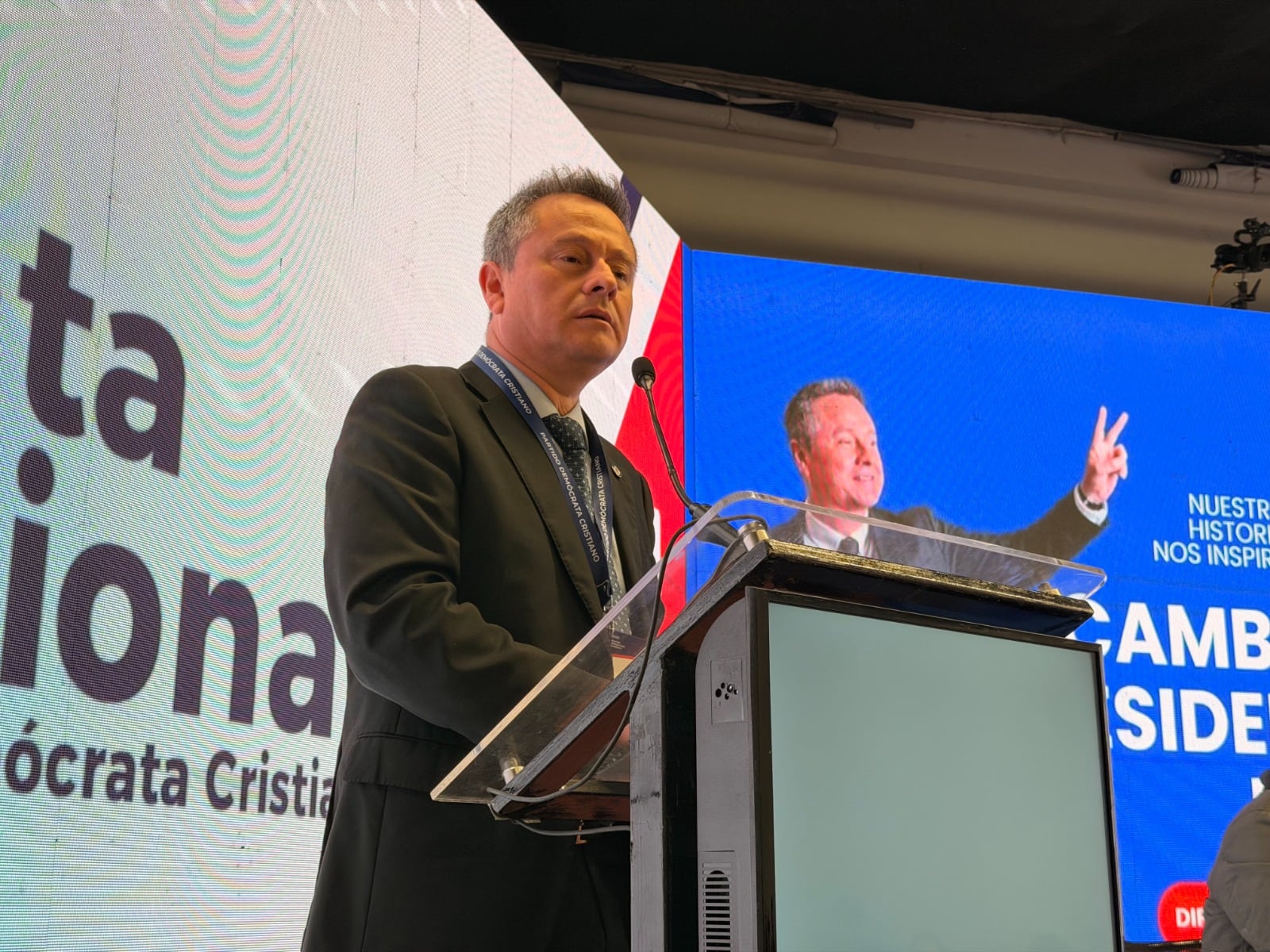 Álvaro Ortiz asume presidencia de la DC y define rol opositor ante gobierno de Kast: "No será de bloqueo ni de trinchera"