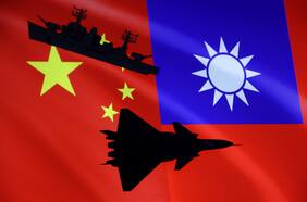 Ejercicios antisubmarinos, misiles y aviones de combate en la frontera: las maniobras militares que China mantiene y amplía en torno a Taiwán