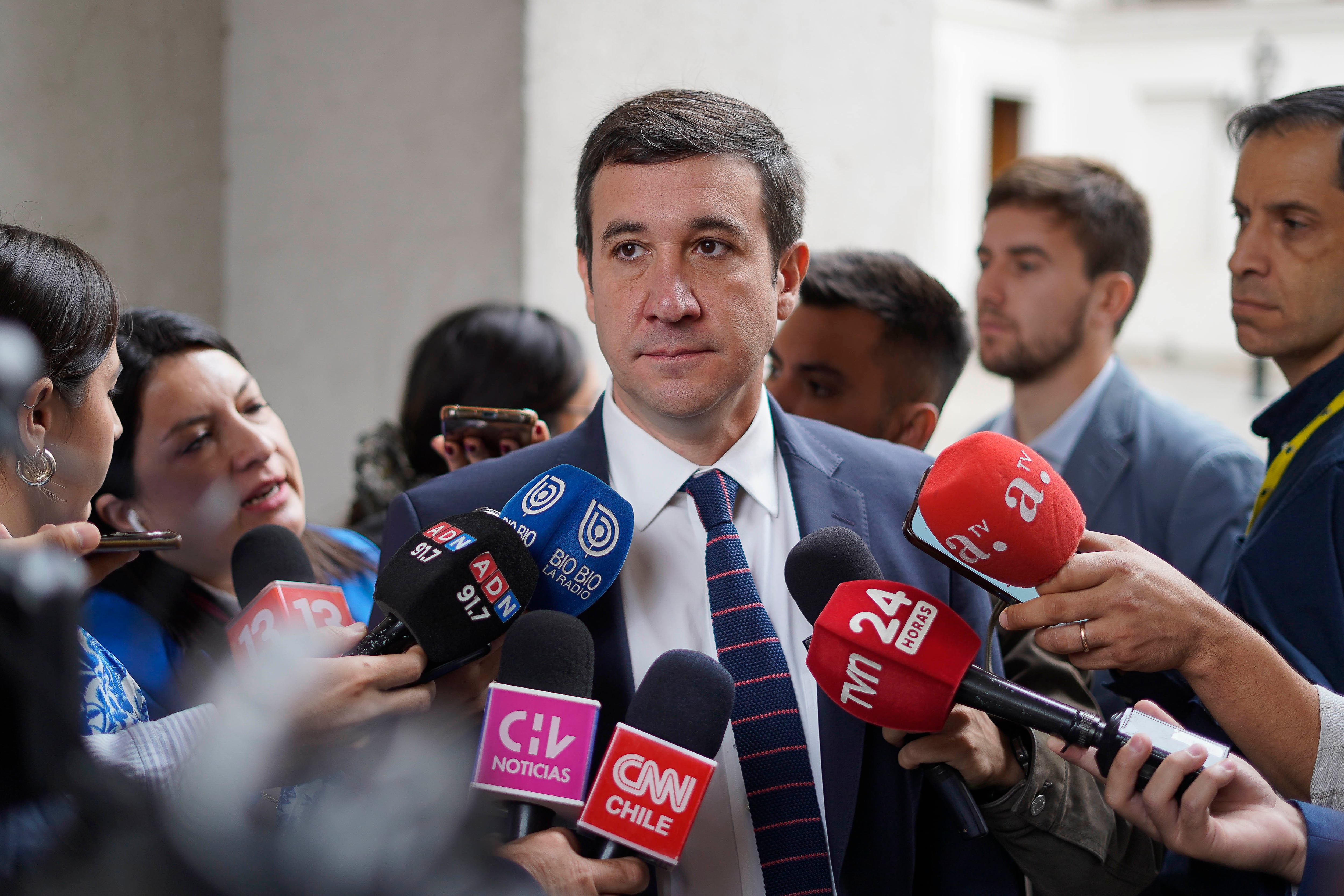 UDI define en las próximas horas si respaldará la acusación constitucional contra exministro Grau