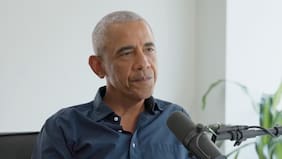 “Espectáculo de payasos”: Obama aborda el video racista de Trump que lo muestra a él y a su esposa como simios