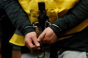 Prisión preventiva para informático de liceo de Alto Hospicio acusado de abusar y violar a alumna de 13 años