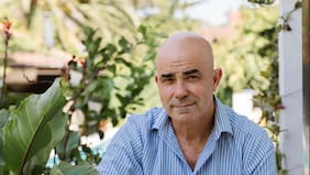 Eduardo Sacheri: “Sin el fuerte apoyo popular, a los militares les hubiera sido muy difícil sostener el conflicto en Malvinas”