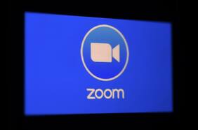 Sí, Zoom tiene una oficina. No, no es un lugar de trabajo