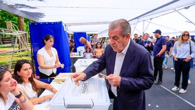 “Chile necesita diálogo”: el llamado del expresidente Eduardo Frei tras emitir su voto en el balotaje