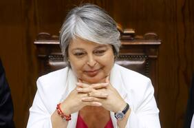 El incómodo compás de espera de Jara ante la indefinición presidencial del PC