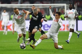 El Napoli gana en Alemania y queda muy cerca de cuartos