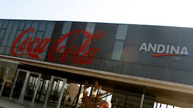 Ganancias de Coca-Cola Andina se mantienen estables al segundo trimestre, pero ingresos suben