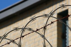 Formalizarán a interno de la cárcel de Chillán por homicidio de otro preso apuñalado durante la madrugada