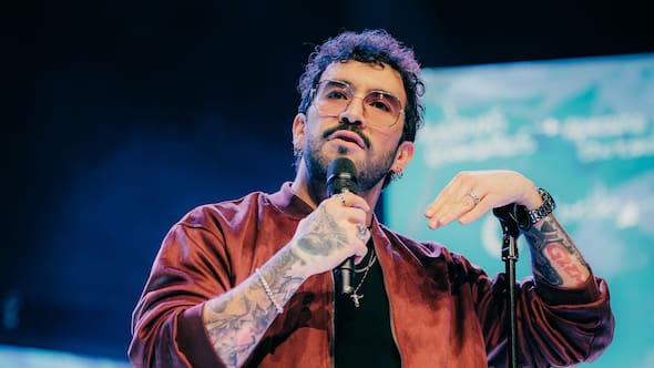Edo Caroe: “Yo no estoy tan cercano al comediante atormentado”