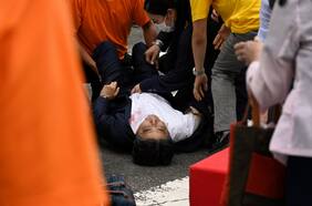 Conmoción en Japón por muerte del ex primer ministro Shinzo Abe: sufrió disparos en acto de campaña