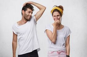 Similares al del queso y el pescado: 5 olores corporales que deberían preocuparte, según una experta