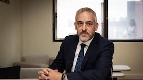 “Falta decencia en el debate público”: Thayer acusa “hipocresía” de Sauerbaum en caso de niños haitianos
