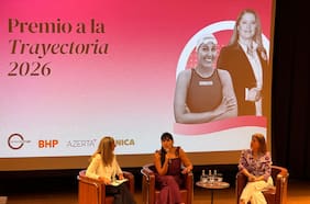 Bárbara Hernández y Carmen Gloria Larenas ganan el Premio a la Trayectoria 2026 de Comunidad Mujer