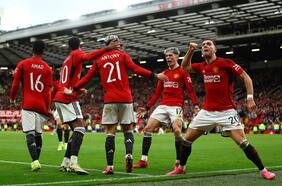 Partidazo y a semifinales de la FA Cup: el Manchester United sorprende al Liverpool y se lleva el clásico con dos goles en el tiempo extra