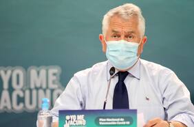 Ministro Paris por críticas al manejo de la pandemia: “Lo único que hacen es dañar al gobierno ante la opinión pública”