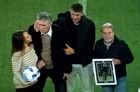 La conmovedora reaparición de Edgardo Bauza tras sufrir una dura enfermedad neurodegenerativa