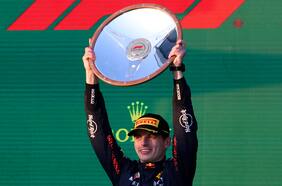 Un intratable Verstappen se lleva el accidentado Gran Premio de Australia