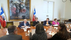 Kast hace su primer apriete comunicacional al gabinete